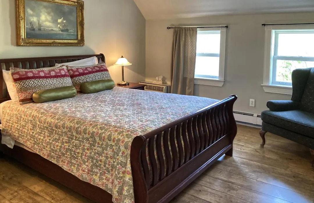 Lunenburg Arms Hotel-1